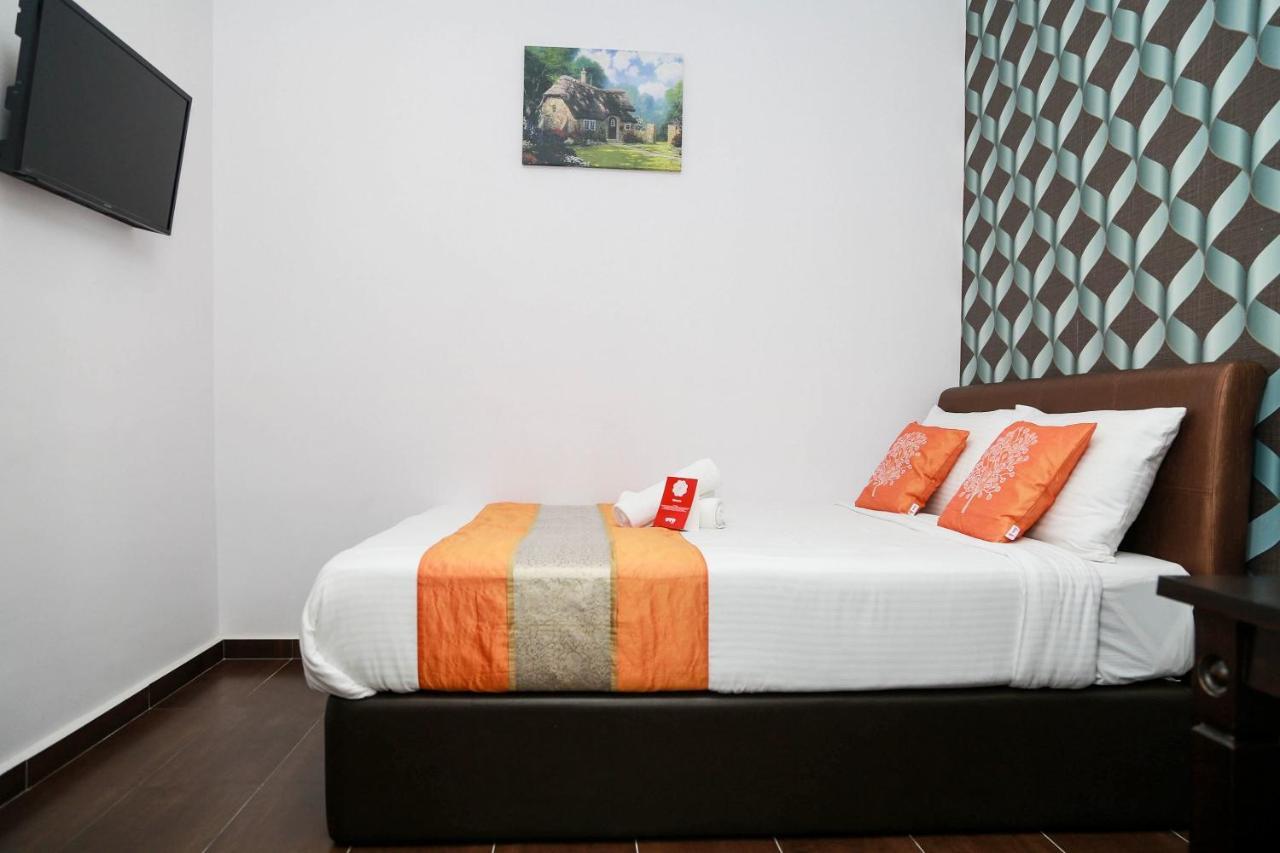Oyo 250 Palazzo Hotel Kulai Johor Bahru Buitenkant foto
