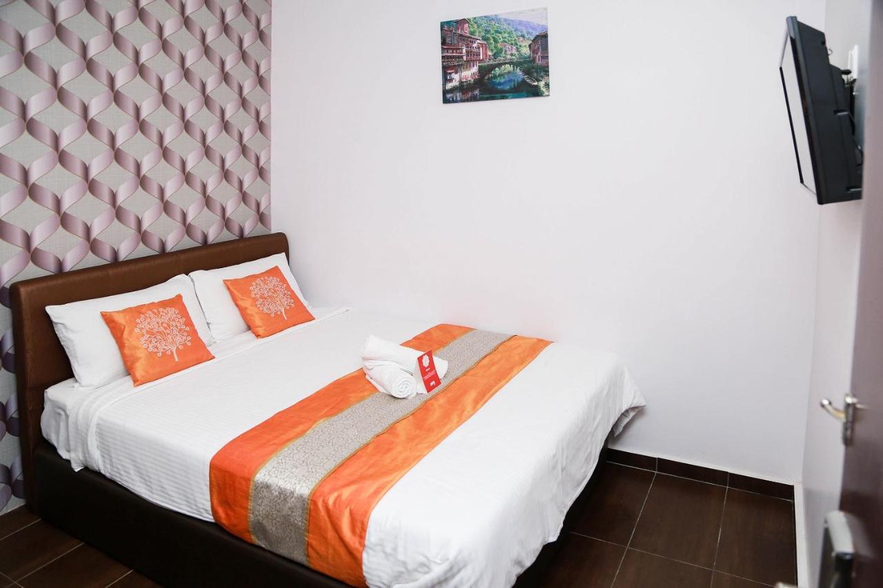 Oyo 250 Palazzo Hotel Kulai Johor Bahru Buitenkant foto