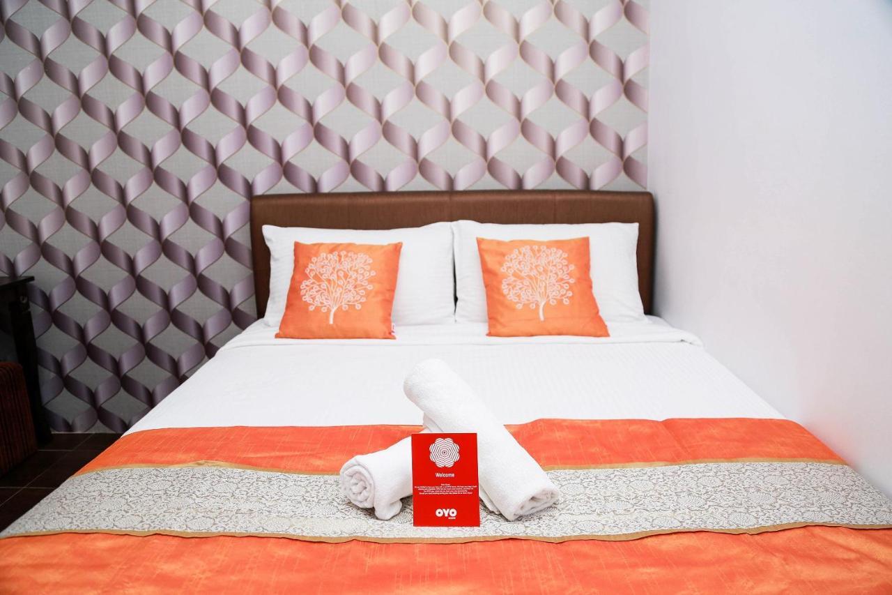 Oyo 250 Palazzo Hotel Kulai Johor Bahru Buitenkant foto