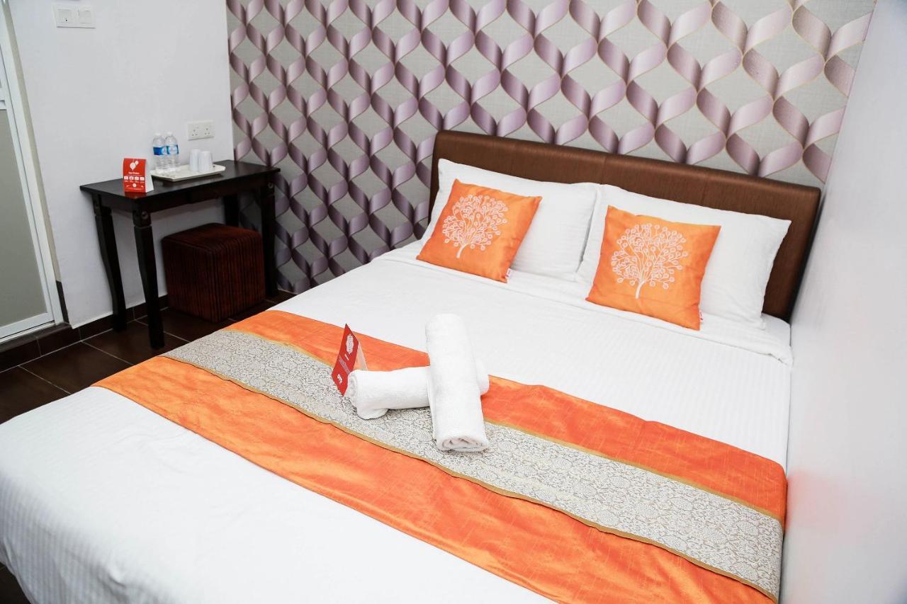 Oyo 250 Palazzo Hotel Kulai Johor Bahru Buitenkant foto